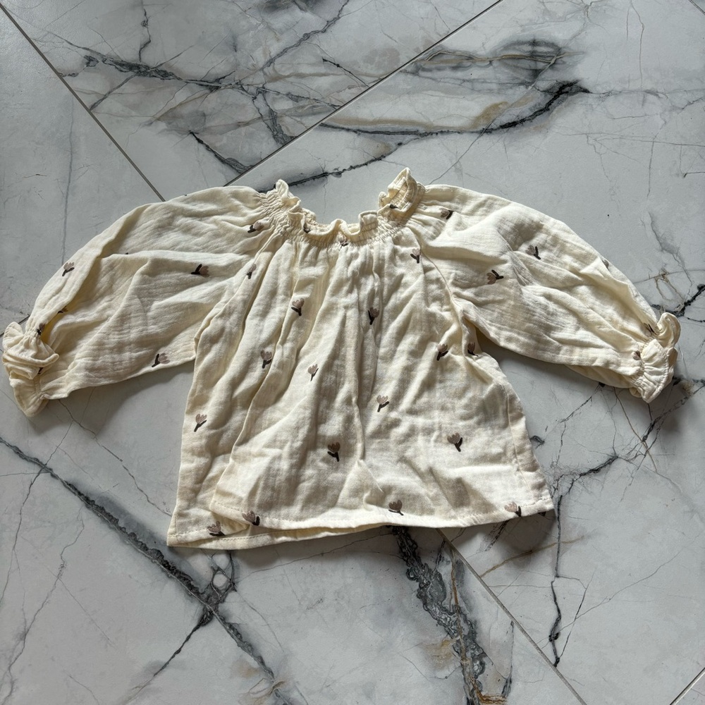 Zara Tulip Cream Top NWOT